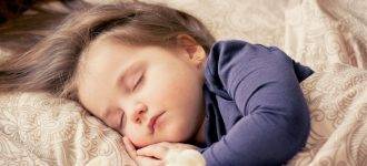 child sleeping with vision correcting contact lenses from Dr. Elliott Shapiro, Family Optometry